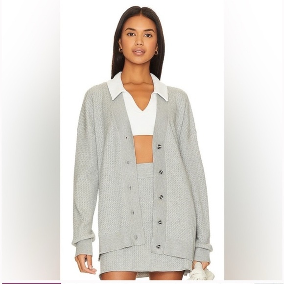 WEWOREWHAT XL/XXL Varsity woman grey cable knit soft quiet luxury cardigan - Picture 3 of 16